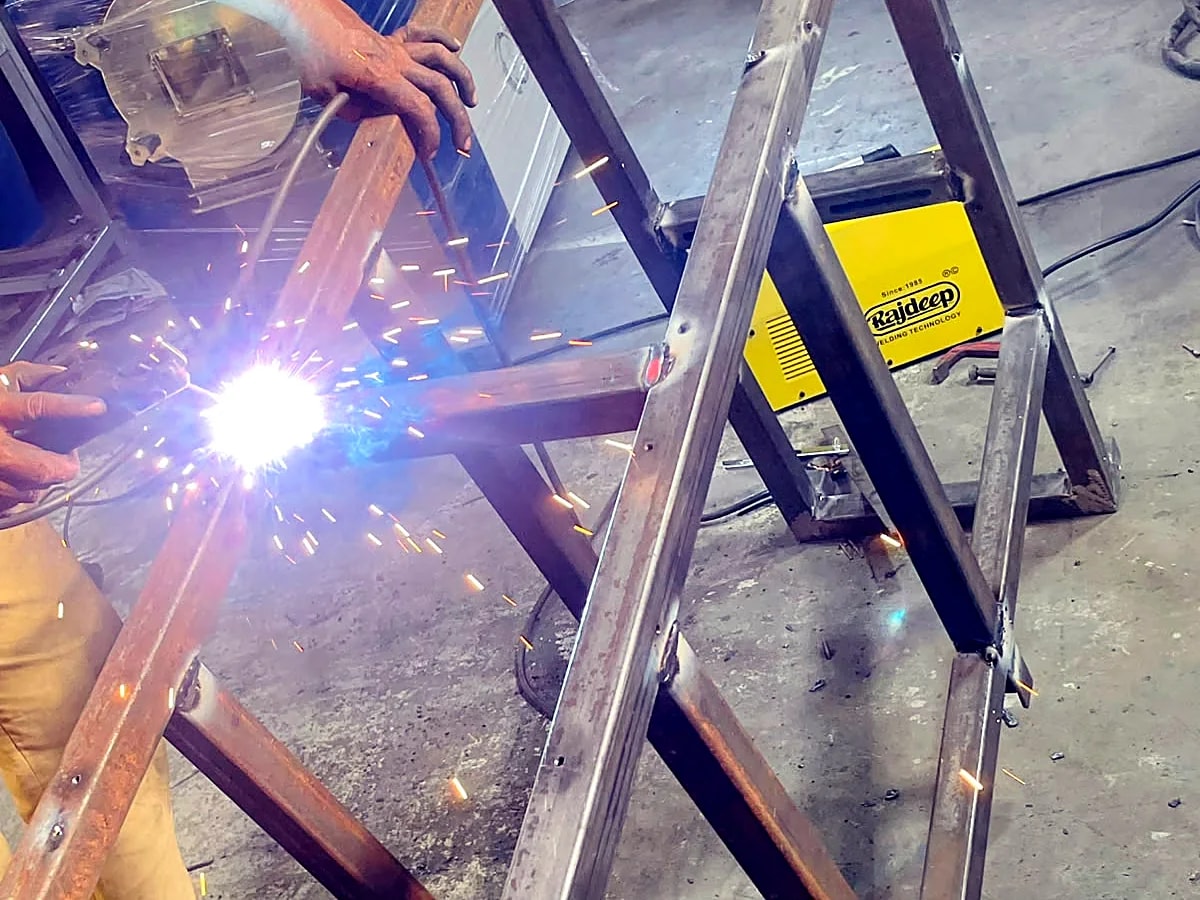 Fabrication — heavy-duty stand